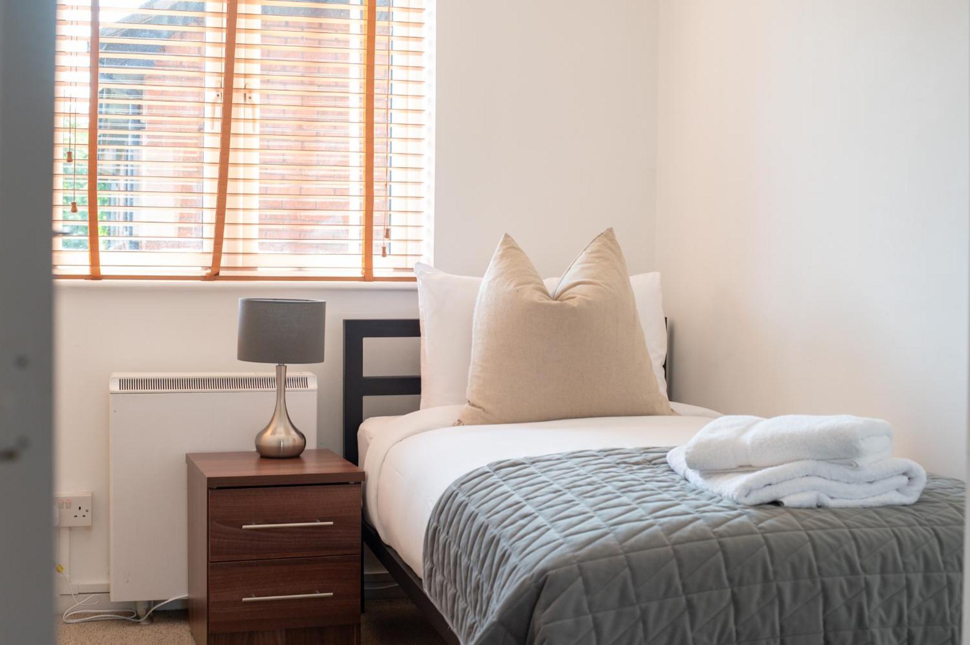 Capital Modern Two Bedroom In Wimbledon Appartamento